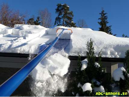 SNÖHYVEL - Skotta snötyngda tak i vinter från marken