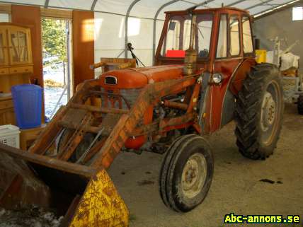 Traktor MF 65 årsmodell 61
